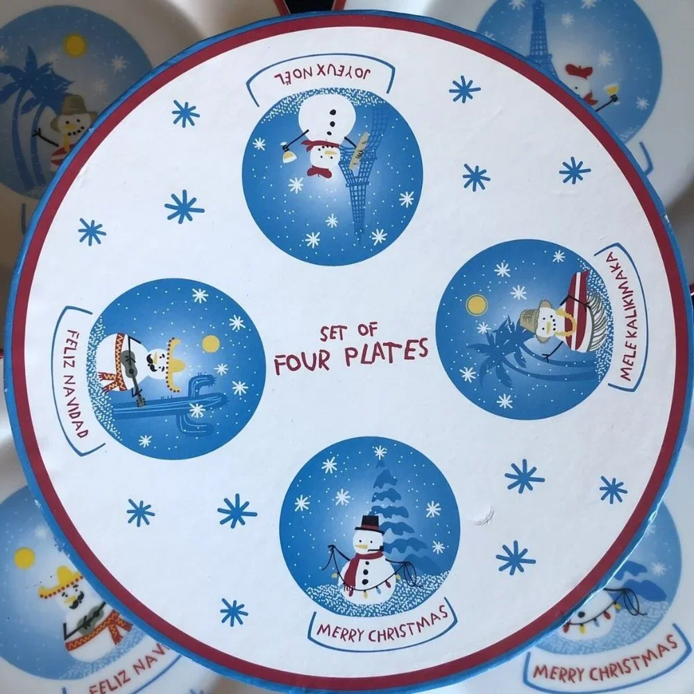 🎄 NWT Set of 4 Adorable Sur La Table Christmas Snow Globe Snowman Plates 7.5